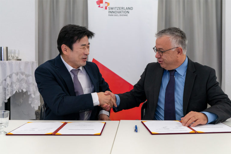 Letter-of-intent-signing-at-SIPBB-with-Korea-university-medical-center-4-768x512
